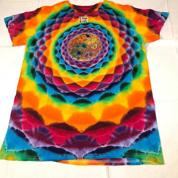 Adult Large Fully Wrapped Mandala t-shirt - Picture 1 of 2